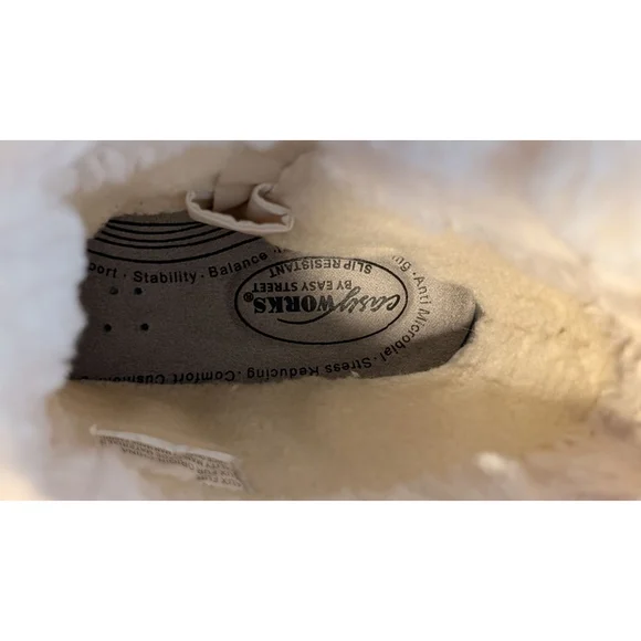 Women's Easy Works by Easy Street Winter White Waterproof Boots Size 10 - Picture 4 of 13
